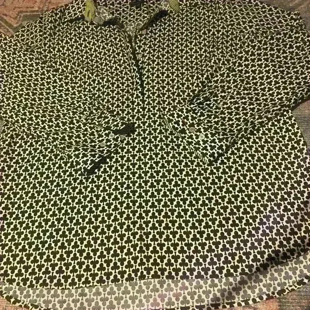 Talbots v neck spade black white top